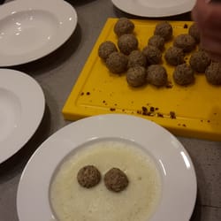 Gusto Kochschule - Pumpernickel Frischkäseknödel