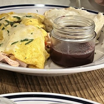 Big Bear Biscuits - Breakfast & Brunch Near Me - Indianapolis, Indiana