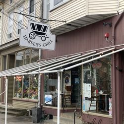 Harpers Grill - Front door & outdoor seating area