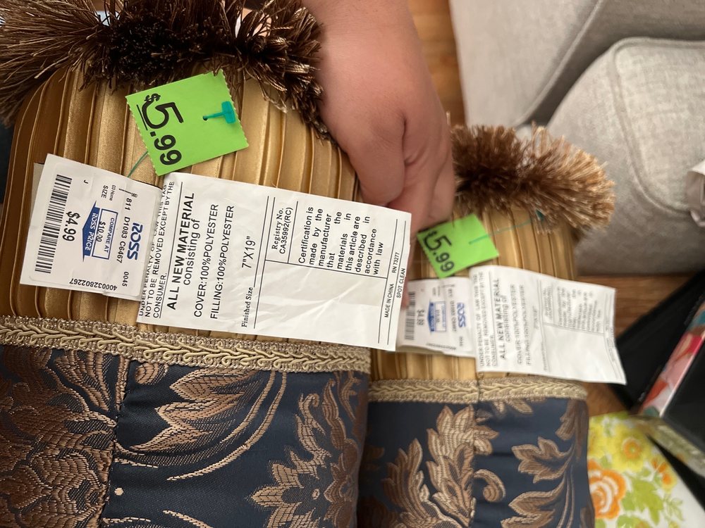 GOODWILL Updated May 2024 17 Photos & 47 Reviews 6127 Lake Murray Blvd, La Mesa