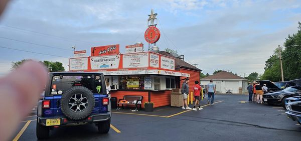 Ardy & Ed's Drive In by null