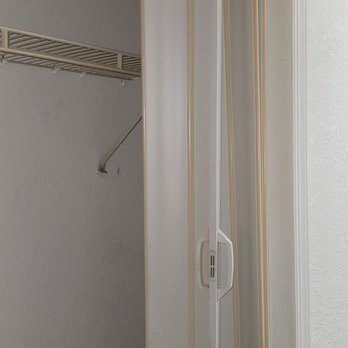 Superlodge - Closet door is damaged - Hotels Near Me - Absecon, New Jersey Superlodge - Closet door is damaged - Hotels Near Me - Absecon, New Jersey