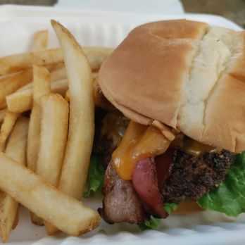 Hogan's - Smoky Mountain Burger aka bacon cheeseburger - delish! - Bars Near Me - Clarkston, Washington Hogan's - Smoky Mountain Burger aka bacon cheeseburger - delish! - Bars Near Me - Clarkston, Washington