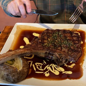 The Blacksmith Restaurant - Tomahawk - Lounges Near Me - Bend, Oregon