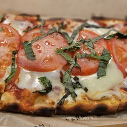 Farm To Barn Cafe & Juicery - Margherita Flatbread