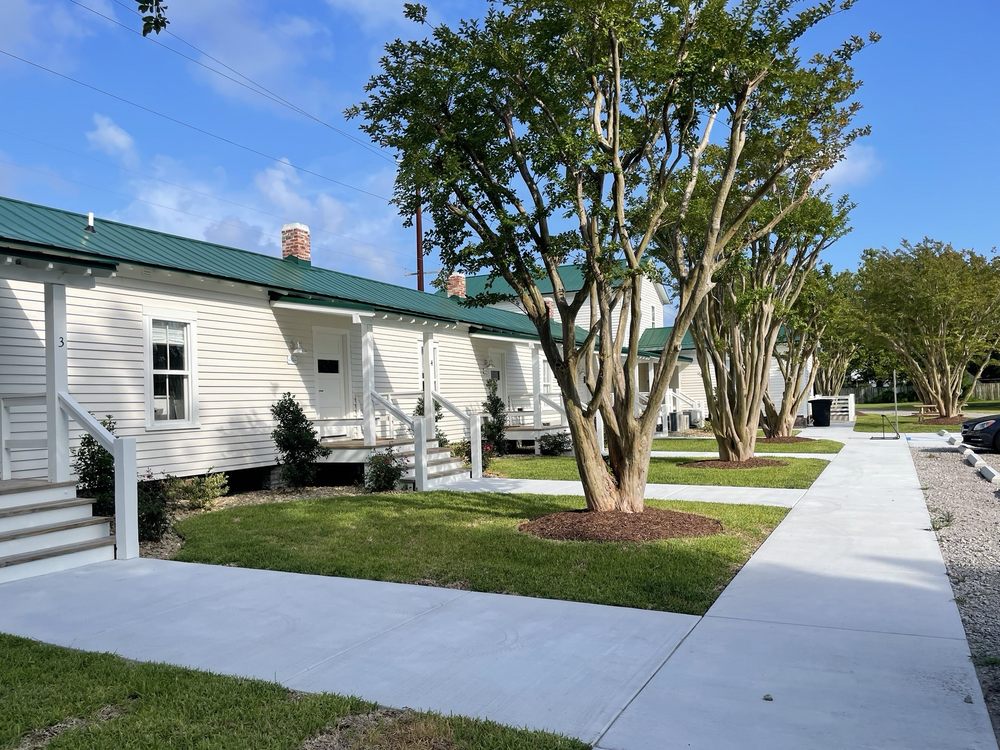 THE BUNK HOUSE Updated November 2024 299 State Rte 101, Beaufort