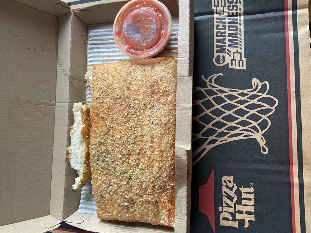 PIZZA HUT Updated September 2024 2711 S Hazel St, Pine Bluff