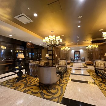InterContinental New Orleans - View of lobby after entering through the entrance. Front desk on the right. Trenasse restaurant on the left - Hotels Near Me - New Orleans, Louisiana InterContinental New Orleans - View of lobby after entering through the entrance. Front desk on the right. Trenasse restaurant on the left - Hotels Near Me - New Orleans, Louisiana