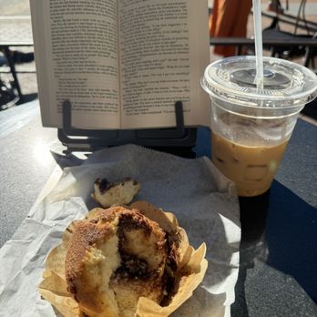 Aromas Coffeehouse & Cafe - Coffee & Tea Near Me - Williamsburg, Virginia