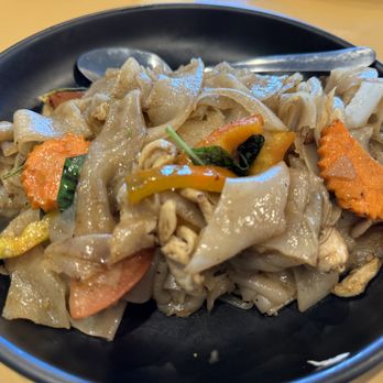 Siam Station - Pad Kee Mow (Drunken Noodles) - Thai Near Me - Diamond Bar, California Siam Station - Pad Kee Mow (Drunken Noodles) - Thai Near Me - Diamond Bar, California