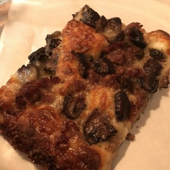 MAMA'S TOO! - mushroom and sausage in red wine. - Pizza Near Me - New York, New York MAMA'S TOO! - mushroom and sausage in red wine. - Pizza Near Me - New York, New York