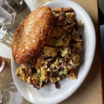 Gravy - Bacato Scramble with hash browns - American Near Me - Portland, Oregon Gravy - Bacato Scramble with hash browns - American Near Me - Portland, Oregon