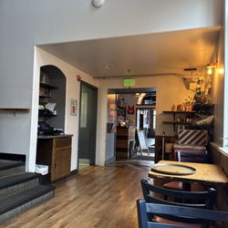 Salty's on Second - Dining room