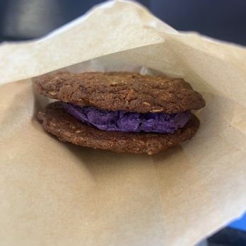 Del Sur Bakery & Cafe - Ube Cream pie - Filipino Near Me - Chicago, Illinois