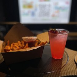 Reading Cinemas at Cal Oaks Plaza with TITAN LUXE - Sweet potato fries and Pretty in Pink