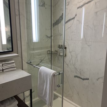Axiom Hotel - Large shower - Hotels Near Me - San Francisco, California Axiom Hotel - Large shower - Hotels Near Me - San Francisco, California