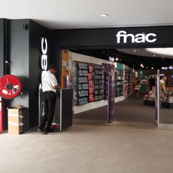 Fnac - Entrée de la Fnac dans la galerie. octobre 2016