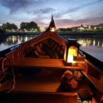 Napa Valley Gondola - Boat Tours Near Me - Napa, California Napa Valley Gondola - Boat Tours Near Me - Napa, California