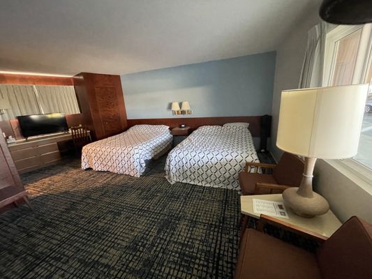 Curly Redwood Lodge by null