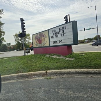 Red Apple Pancake House - Signage - Breakfast & Brunch Near Me - Carol Stream, Illinois