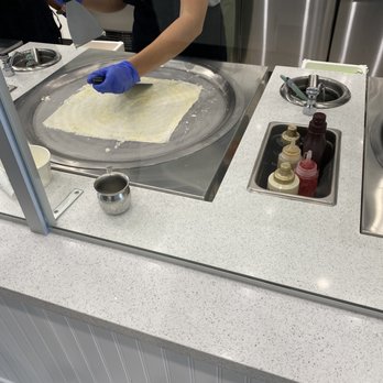 Arctic Spoon - Ice Cream & Frozen Yogurt Near Me - Wheeling, Illinois