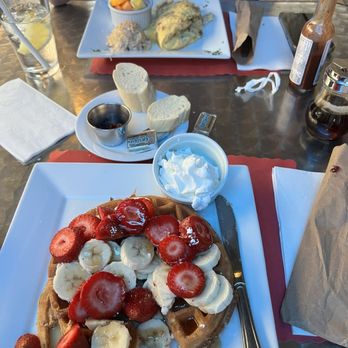 Cafe Laurent - La Gaufre du Chef Waffle - French Near Me - Mar Vista, California