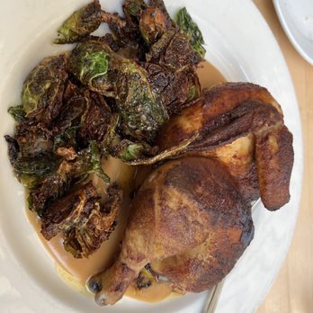 10 Acres Bistro - Brasseries Near Me - Victoria, British Columbia