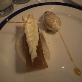 Jeffrey's - Apple dessert - American Near Me - Austin, Texas