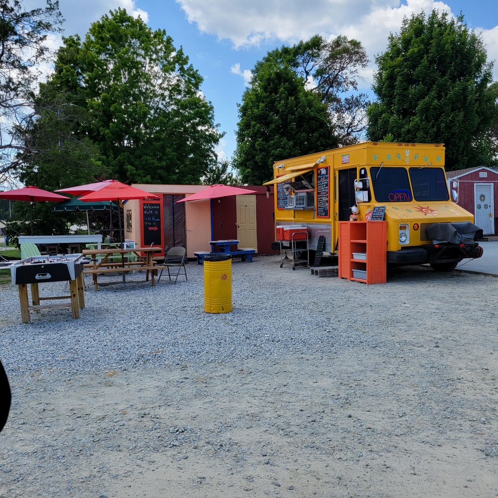 Tiuh Mexican Inspired - Food truck in parking lot of Bargain Barn - Mexican Near Me - Angier, North Carolina Tiuh Mexican Inspired - Food truck in parking lot of Bargain Barn - Mexican Near Me - Angier, North Carolina