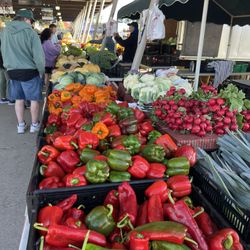 Oakland County Market - Beautiful color