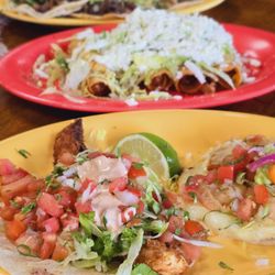 Los Guachos Taqueria - Shrimp taco Fish taco Beef chicken taco