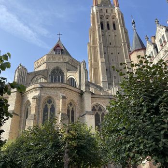Onze-Lieve-Vrouwekerk - Churches Near Me - Bruges, VWV