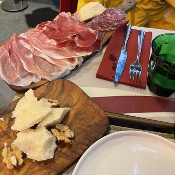 Degusteria Romani - Prosciutto cheese wine - Italian Near Me - Parma, Puerto Rico