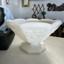 Second Story Vintage Thrift Store - Milk glass bowl