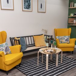 O Beauty Bar - Chill area - Waiting area - Breathing area - Chatting area.