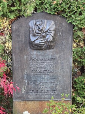 Friedrichsfelde Central Cemetery by null