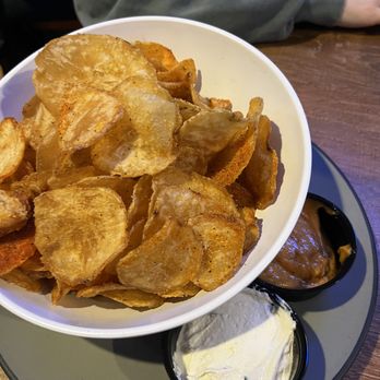 Wolfey's Bistro & Pub - chips with French onion dip - New American Near Me - Elyria, Ohio