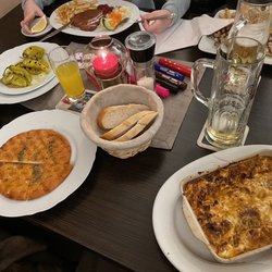 EL GRECO - Gyros überbacken, Fladenbrot mit Knoblauch, Souvlaki und kindermenü