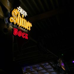 Bad Bob's Bend Store - Shiner sign