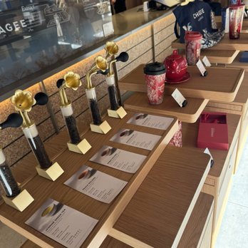 Chagee Modern Teahouse - Merch - Tea Rooms Near Me - Orange, California