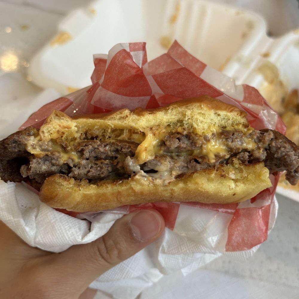 7th Street Burger Astoria - Burgers Near Me - City, New York 7th Street Burger Astoria - Burgers Near Me - City, New York