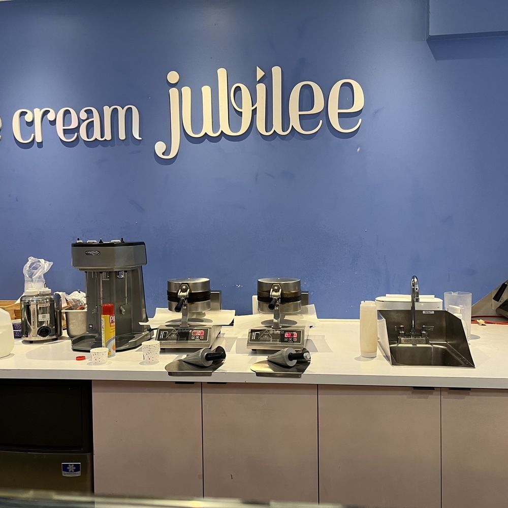 Ice Cream Jubilee - Making fresh waffle cone!! - Ice Cream & Frozen Yogurt Near Me - Arlington, Virginia