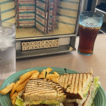Clayton's Coffee Shop - Coffee & Tea Near Me - Coronado, California