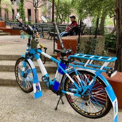 Ruppert Park - Taking his break in the park! Beautiful bike.