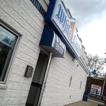 White Castle - the front entrance of a building - Fast Food Near Me - Newark, New Jersey