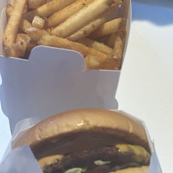 California Burgerz - Burgers Near Me - Hamtramck, Michigan
