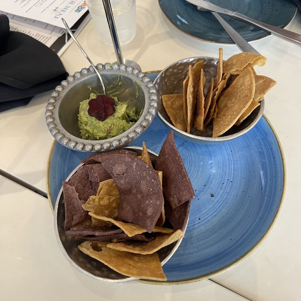 Urbe - Chips and guacamole - Mexican Near Me - Houston, Texas Urbe - Chips and guacamole - Mexican Near Me - Houston, Texas