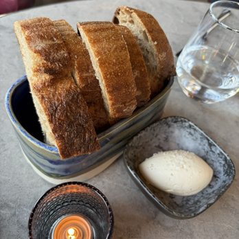 CHAMPLAIN RESTAURANT - Bread and the best butter - French Near Me - Quebec City, Quebec CHAMPLAIN RESTAURANT - Bread and the best butter - French Near Me - Quebec City, Quebec