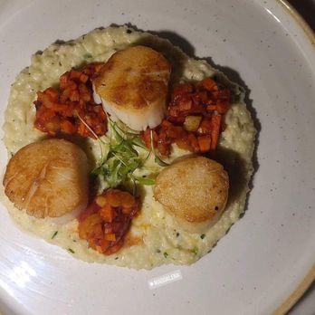 Magdalena A Maryland Bistro - Scallops Creamy Grits, Maryland Sofrito, Parmesan, Chives - New American Near Me - Baltimore, Maryland