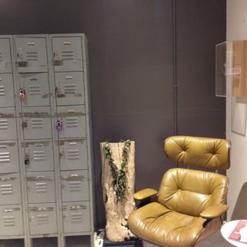 BoxJelly - A comfy chair and quiet area to take a phone call when you need a bit more privacy. Small lockers available too. - Venues & Event Spaces Near Me - Honolulu, Hawaii BoxJelly - A comfy chair and quiet area to take a phone call when you need a bit more privacy. Small lockers available too. - Venues & Event Spaces Near Me - Honolulu, Hawaii